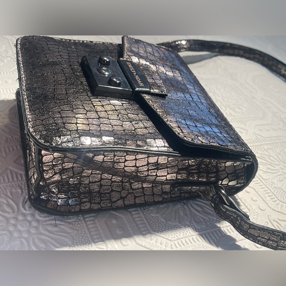 Emily and Noah Black Silver Adjustable cross-body metallic purse - Picture 6 of 16